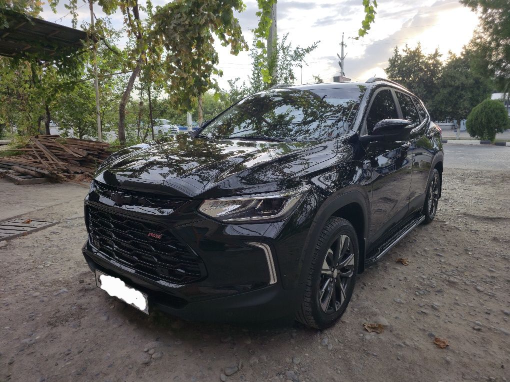 Zudlik bilan tracker avtomibili sotiladi