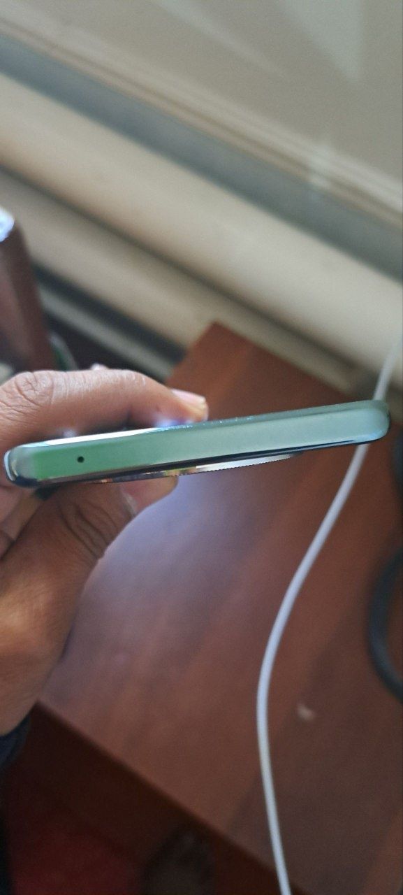 Honor x9b yangi xolatda 20 kun boldi olganimga srochno sotaman