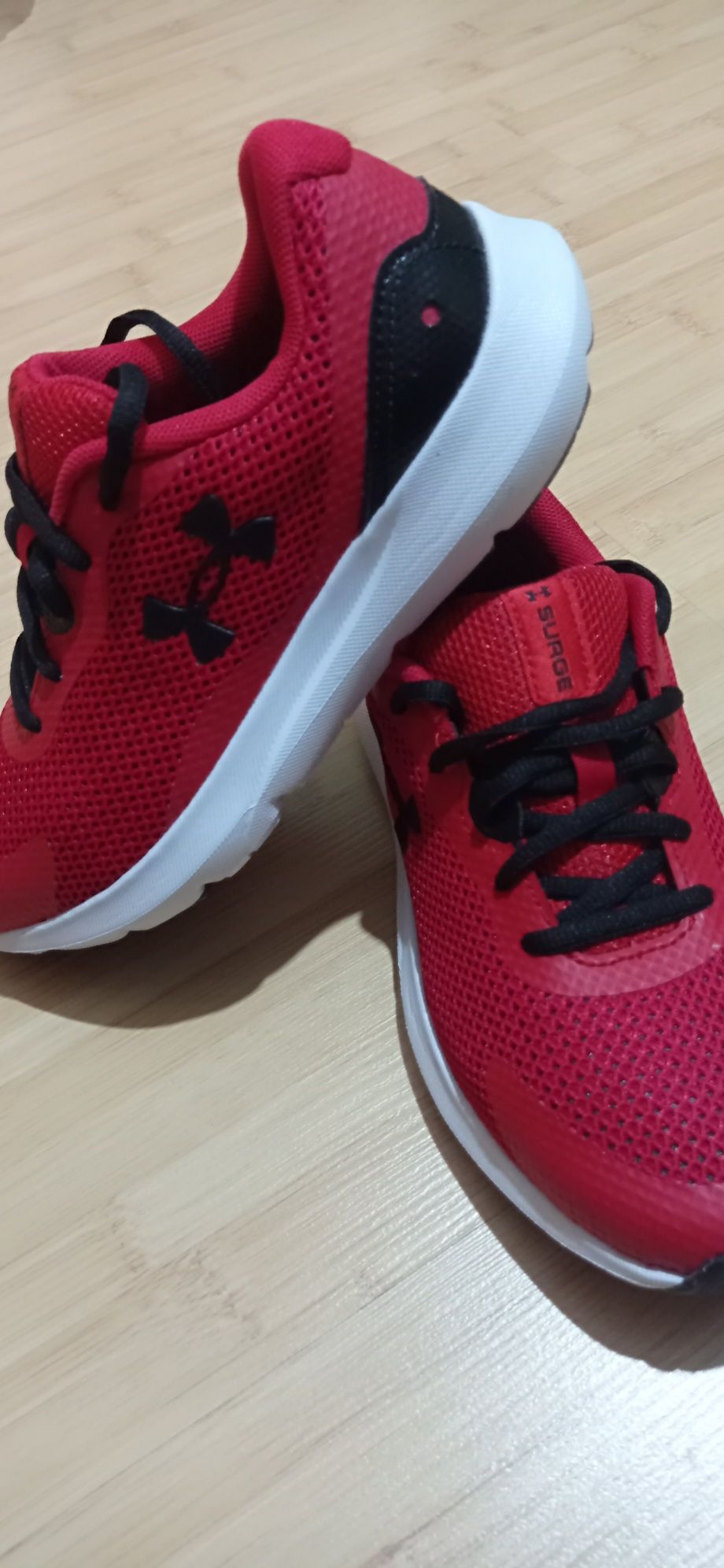 Дамски маратонки Under Armour Surge