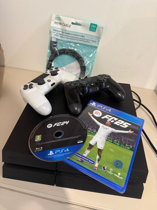 Vand Consola Playstation  4 500gb cu doua controllere