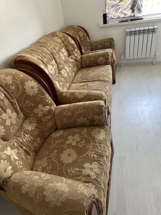 Продам диван кресло в хорошом состаяние
