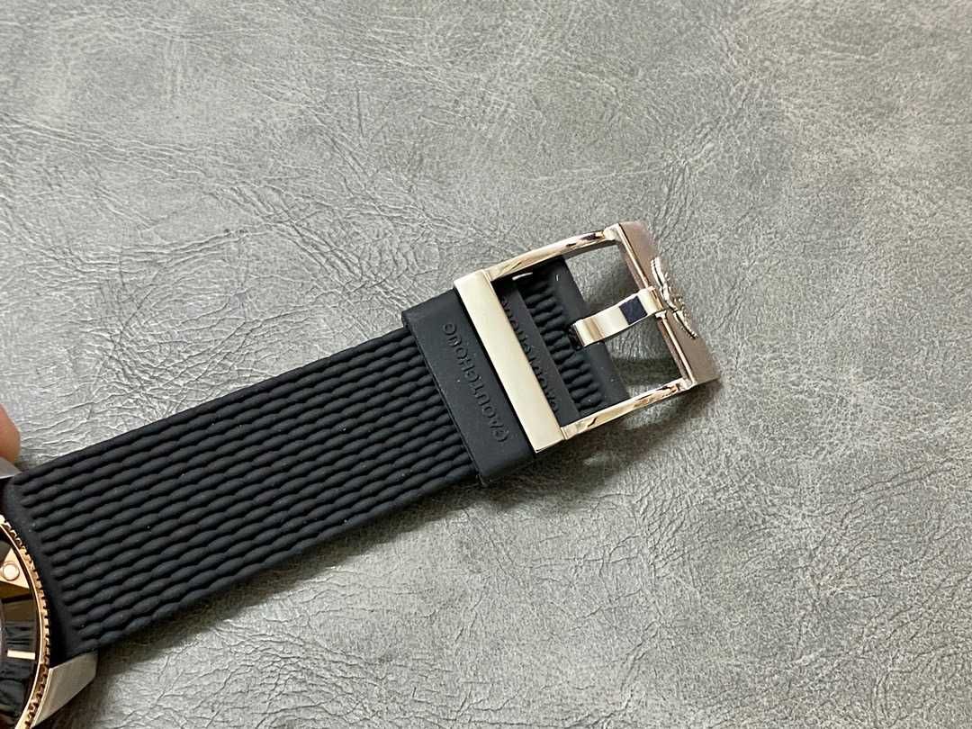 Часовници Breitling Superocean 42mm