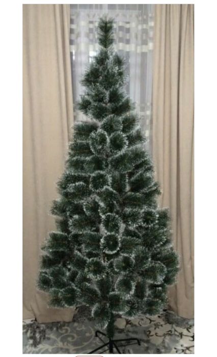 Продам ёлку со снежным напылением. 1.8