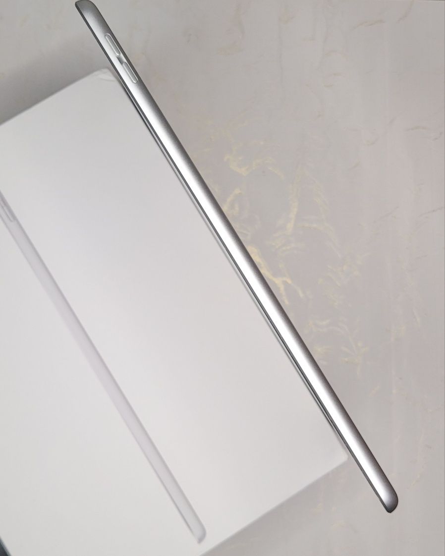 iPad 9 Silver 64 GB