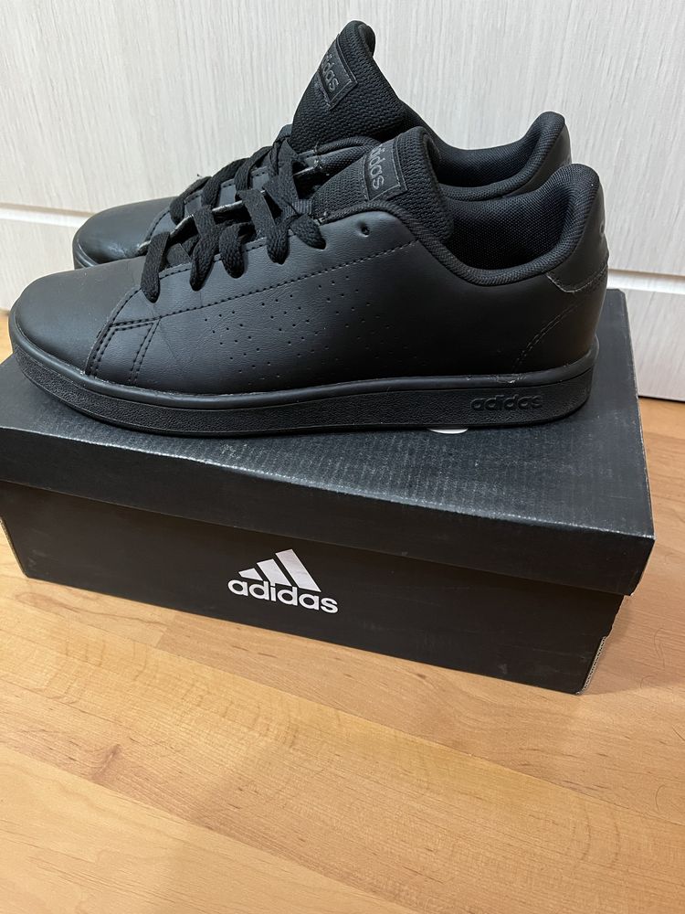 Adidas черни кецове