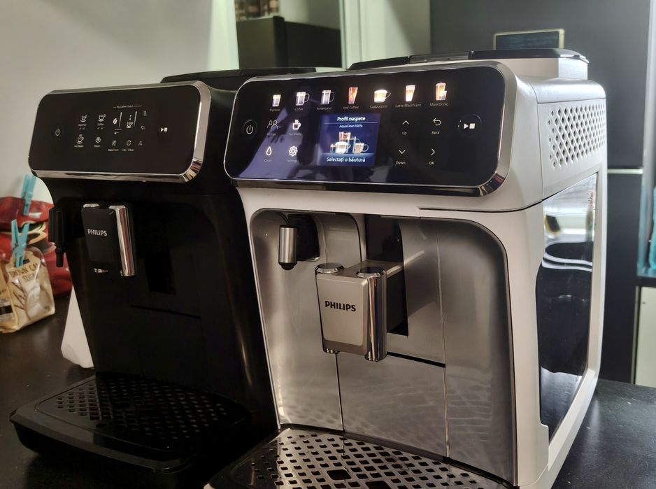Espressor automat Philips EP4443/70 12 bauturi gr. 2 ani