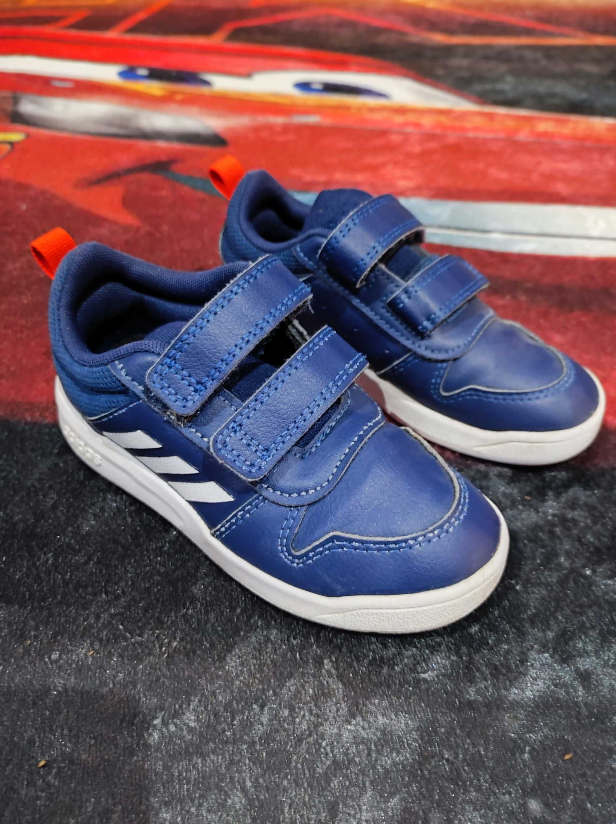 Детски маратонки Adidas  22 и 25,5