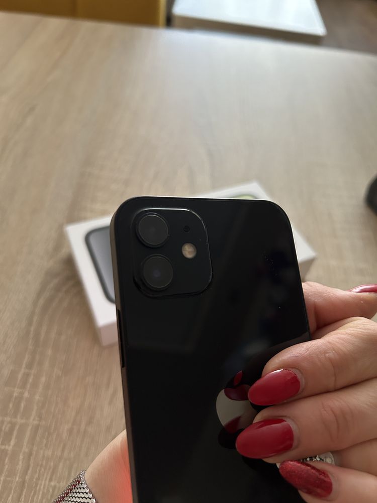 IPhone 12 128GB черен