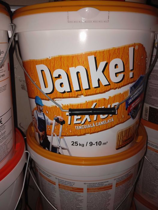 Vând 25 de găleți de decorativă