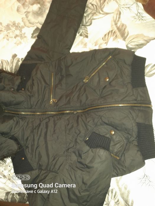 Дамско спортно яке ,подплатено и много топло!Запазено,като ново!