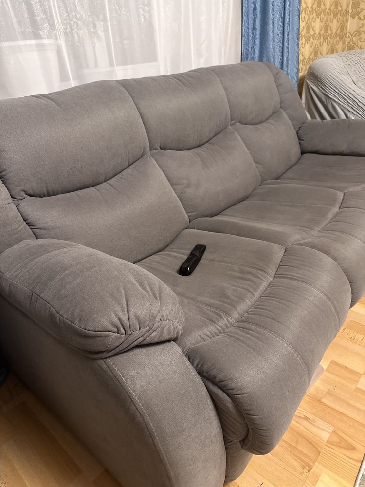 Продам диван с креслом