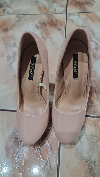 Pantofi cu toc si platforma nude