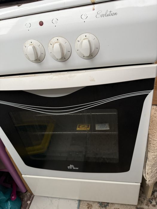 Продам электрическую плиту,все работает.