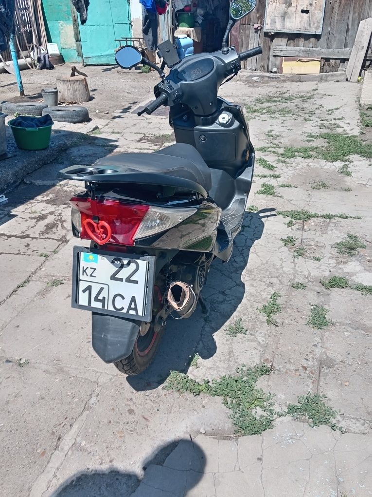 Продам скутер М12