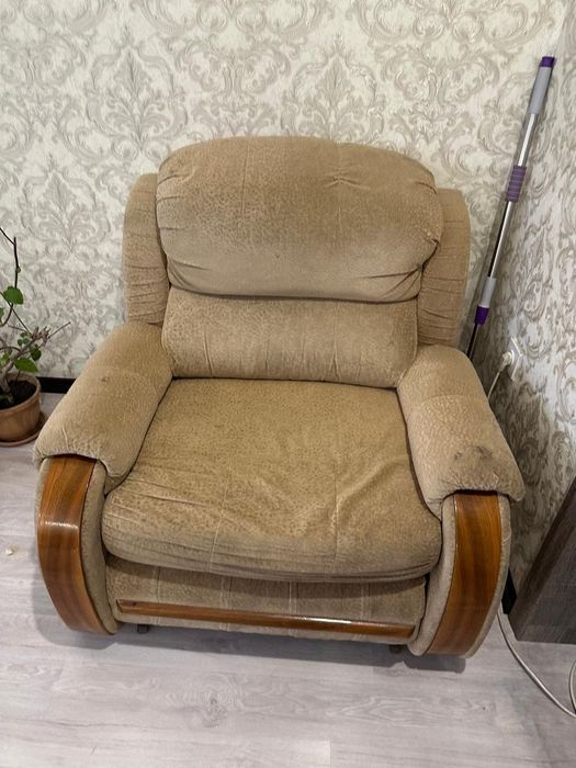 Продам кресло диван