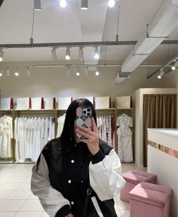 Бомбер брала за 4 000 тг