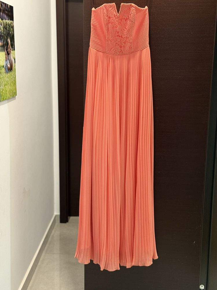 Елегантна дълга рокля H&M