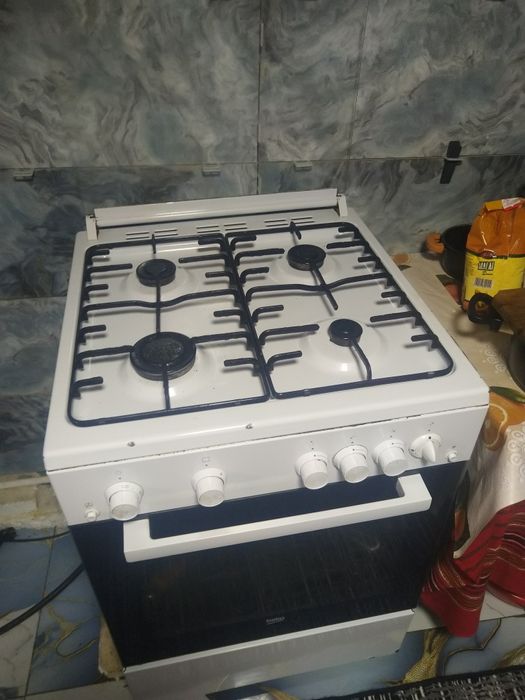 Aragaz Beko aprindere electrica