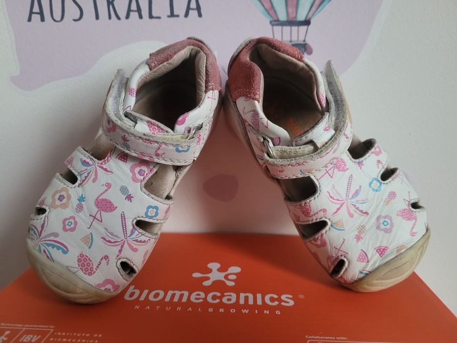 Vand sandale BIOMECANICS pentru fetite , masurile 22 si 20