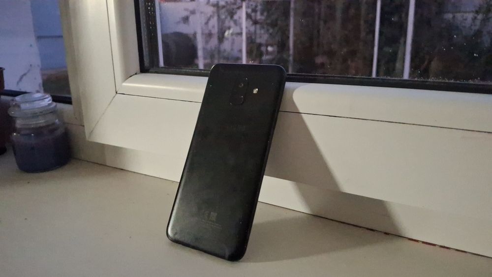 Samsung  a6 с коробкой