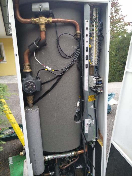 Centrală Termică Modernă - Instalație Nouă / Foarte Bine Păstrată

Des