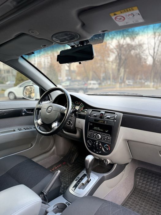 Jentra sotiladi. 2022 yil. Oq rang