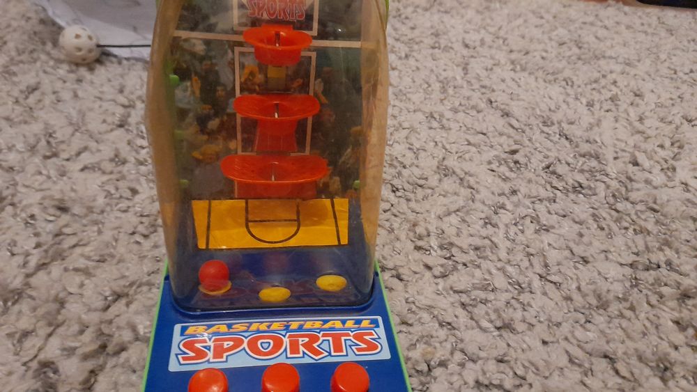 Jucarie baschet Basket, trei cosuri cu cronometru si reset scor