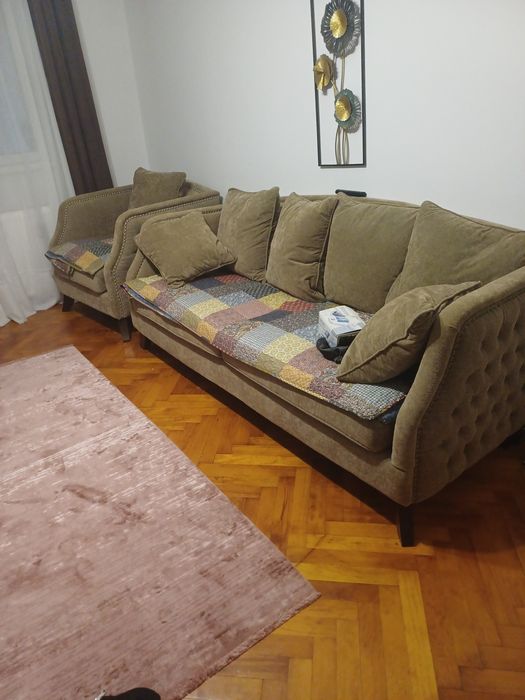 Vând canapea 3locuri