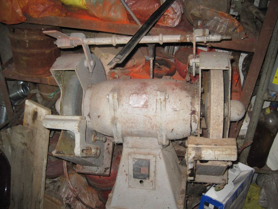 Polizor P. D. 300 / 1500 (r/min), cu acte