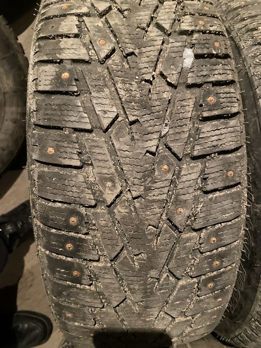 На 17. 225/55  4 штуки в нал В идеале