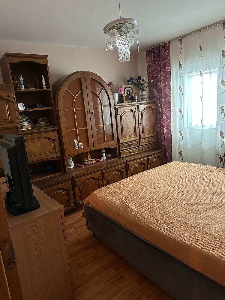 Vand apartament 3 camere, decomandat, etaj 1, Alfa