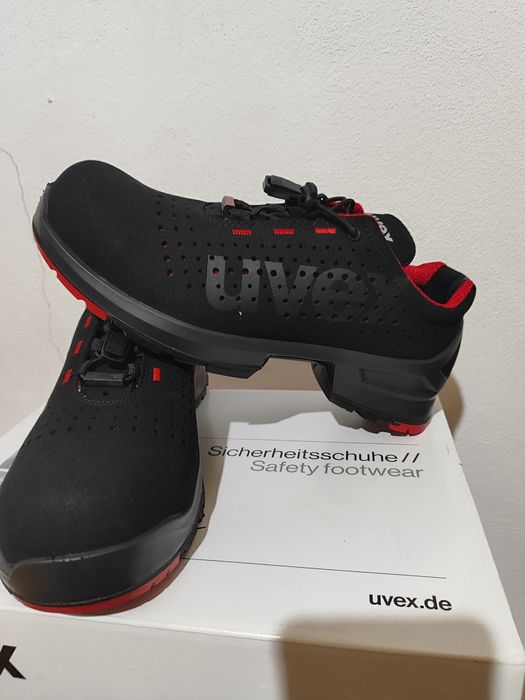 Vând papuci Uvex noi nr 43