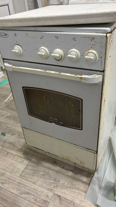 Отдам даром Стиральную Машинку и Газ плиту