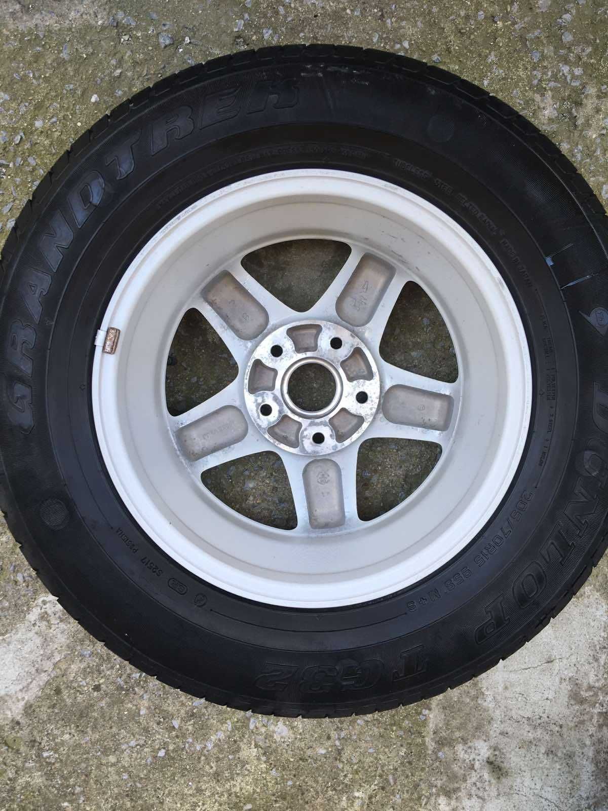 Гумa с джанта 205/70R15