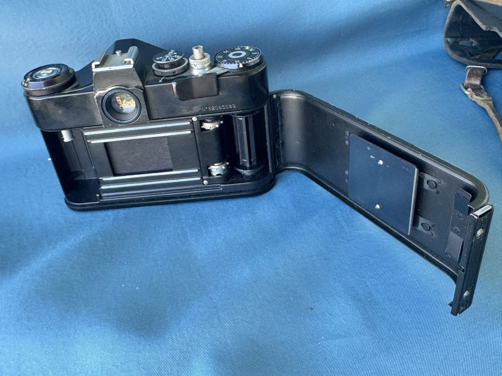 Фотоапарат Zenit EM