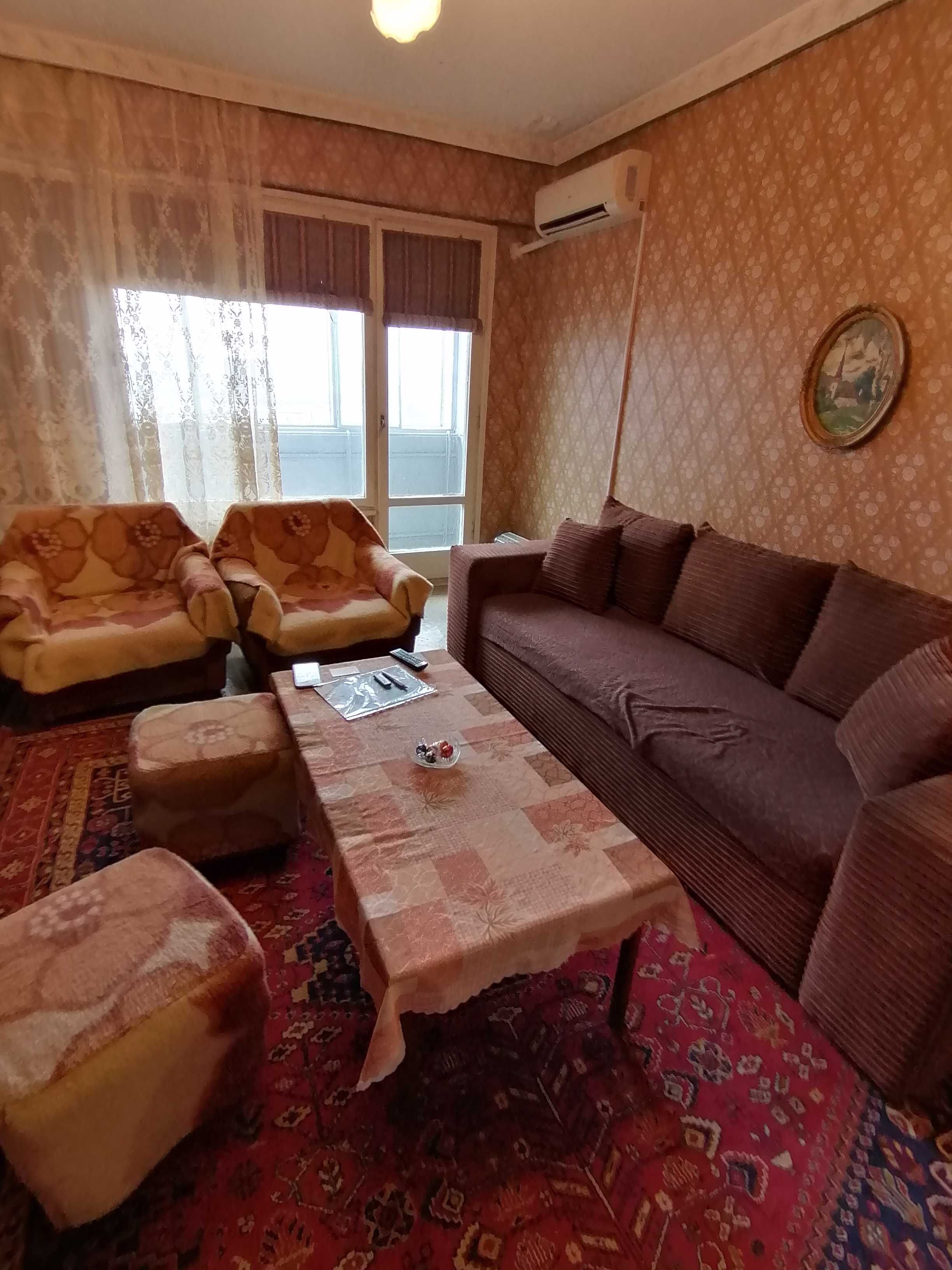 Тристаен обзаведен апартамент в квартал Владиславово-Касабова