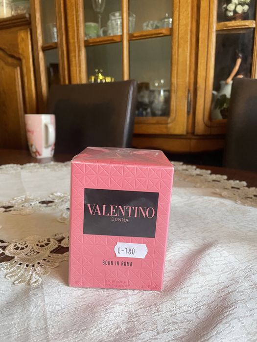 valentino donna born in roma