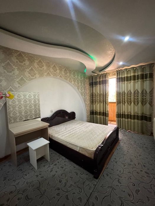 8 Maktab yangi bozor oldida 3 xona