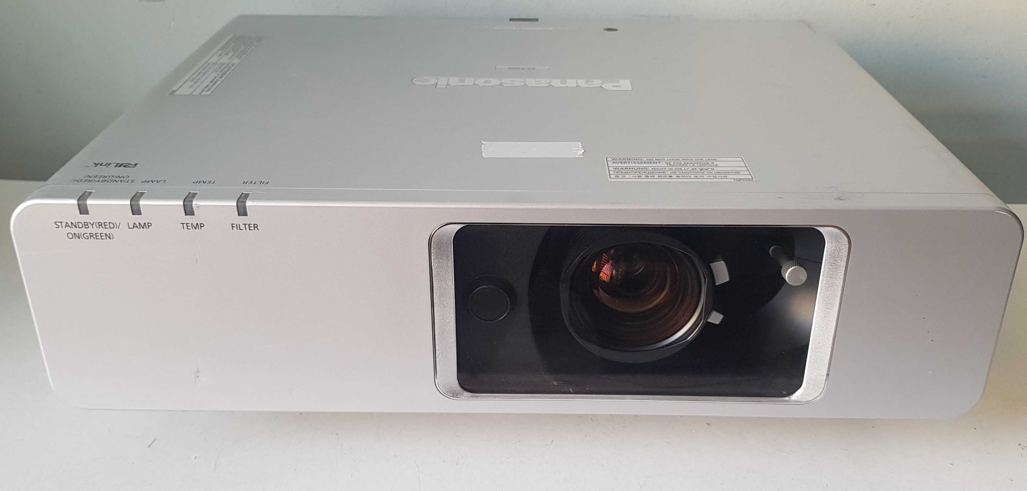 Panasonic PT F 300 E videoproiector 1080p LCD Projector Japan