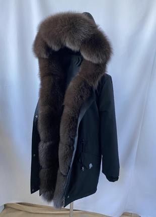 Продам Зимняя парка , с натуральным мехом песец