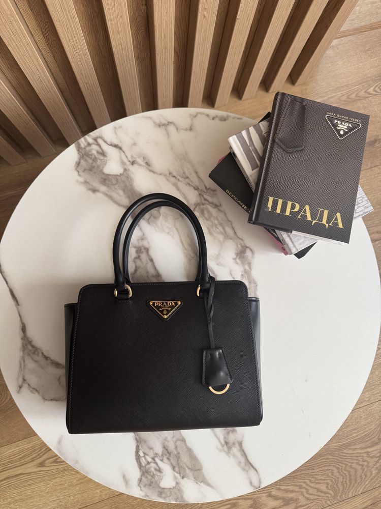 Чанта Prada Galria