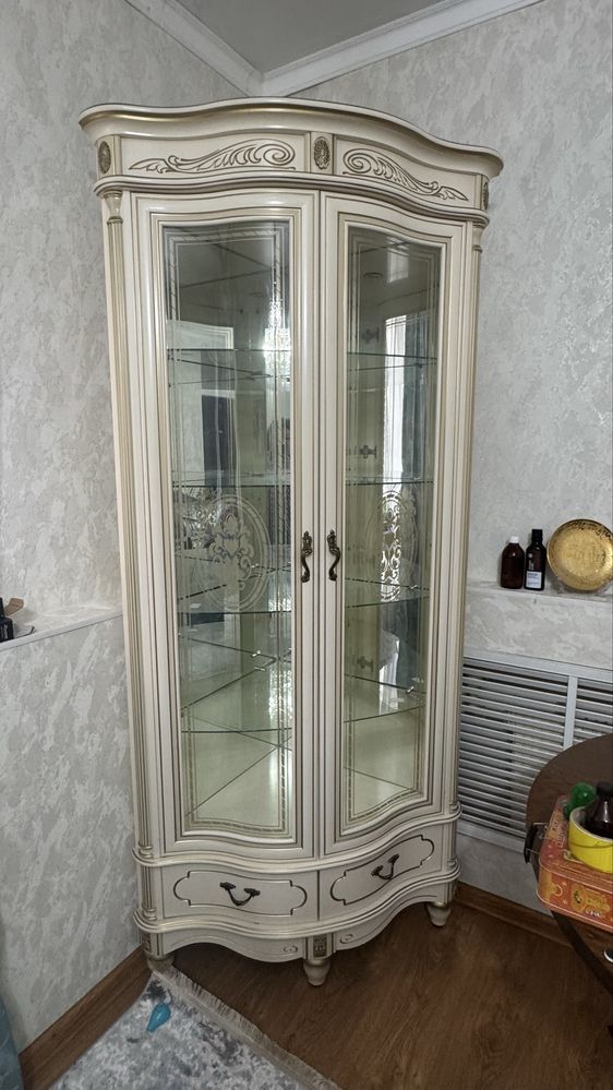 Продается шкаф доя гостиной