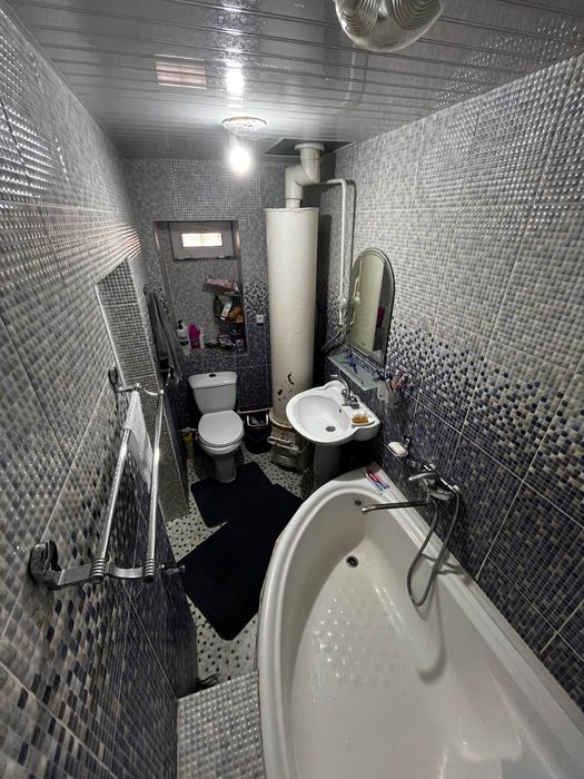 Чирчик шахрида ховли сотилади.