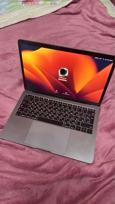 Продам срочно MakBook Pro 2017