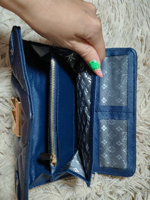 Протмоне Louis Vuitton