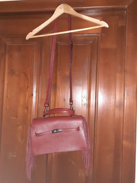 Poșetă piele noua vișinie cu franjuri, Italia