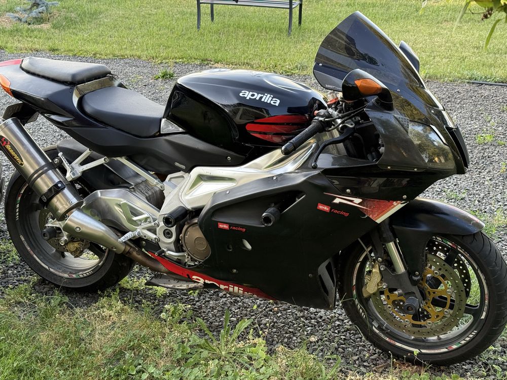 Aprilia RSV1000R