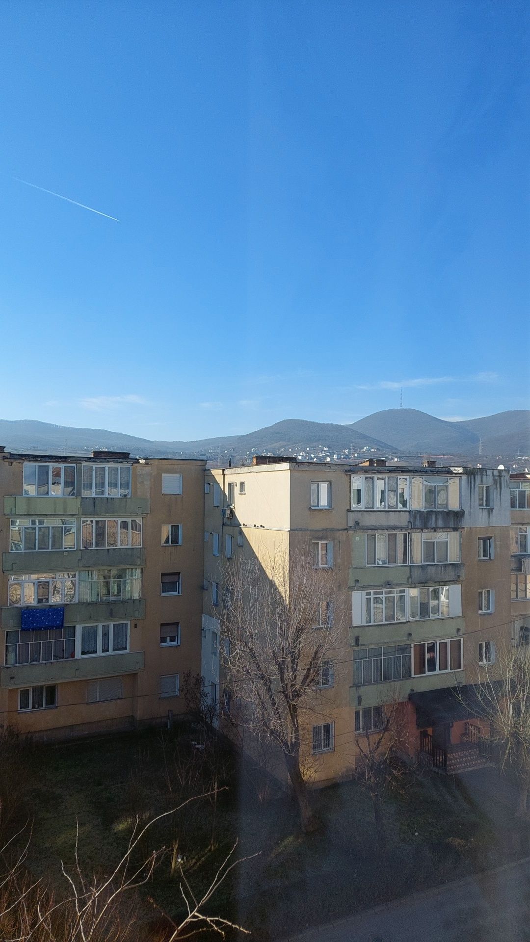 Inchiriez apartament cu 2 camere