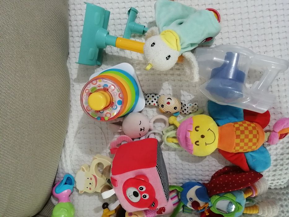 Lot masiv jucării bebeluși