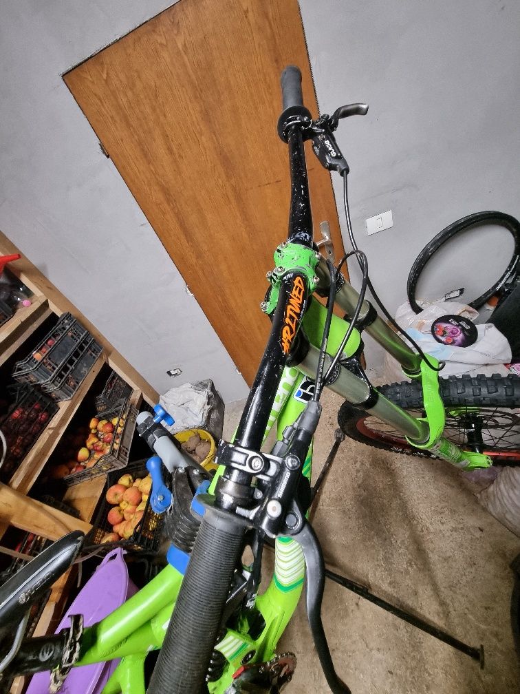 Commencal supreme dh v3 2013